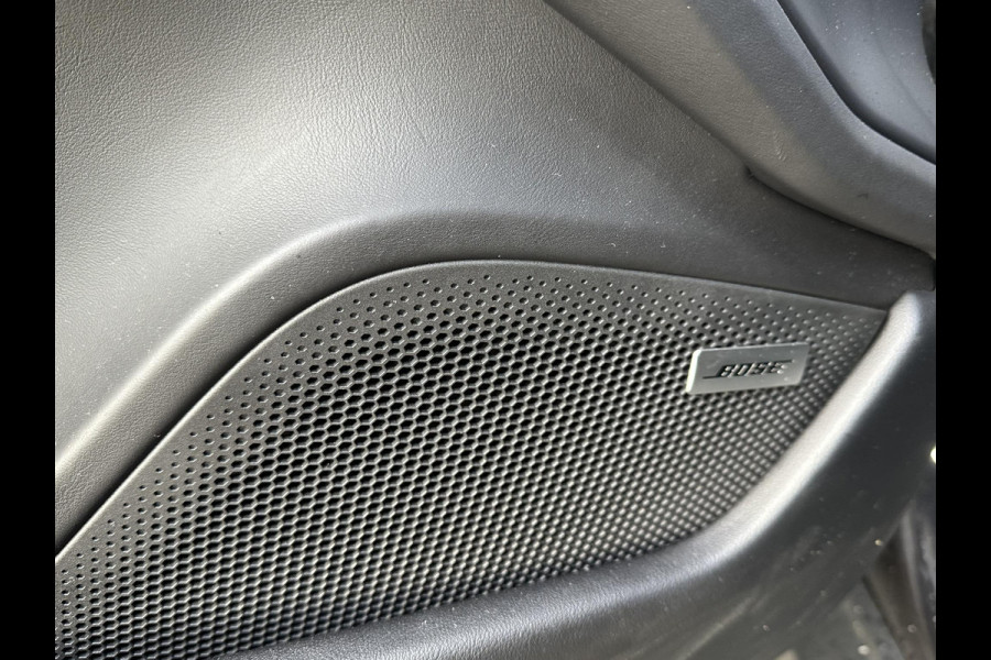 Porsche Taycan Performance 84 kWh BOSE | STUURWIEL+STOELVERWARMING | SPORtCHRONO | ADAPTIVE CRUISE | PORSCHE ONDERHOUDEN |12mnd BOVAG GARANTIE