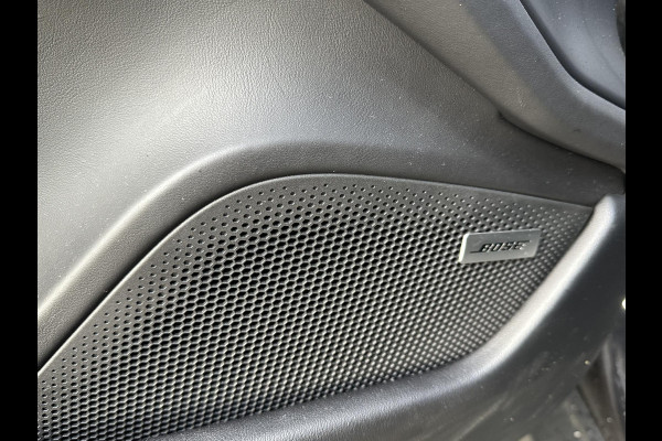 Porsche Taycan Performance 84 kWh BOSE | STUURWIEL+STOELVERWARMING | SPORtCHRONO | ADAPTIVE CRUISE | PORSCHE ONDERHOUDEN |12mnd BOVAG GARANTIE