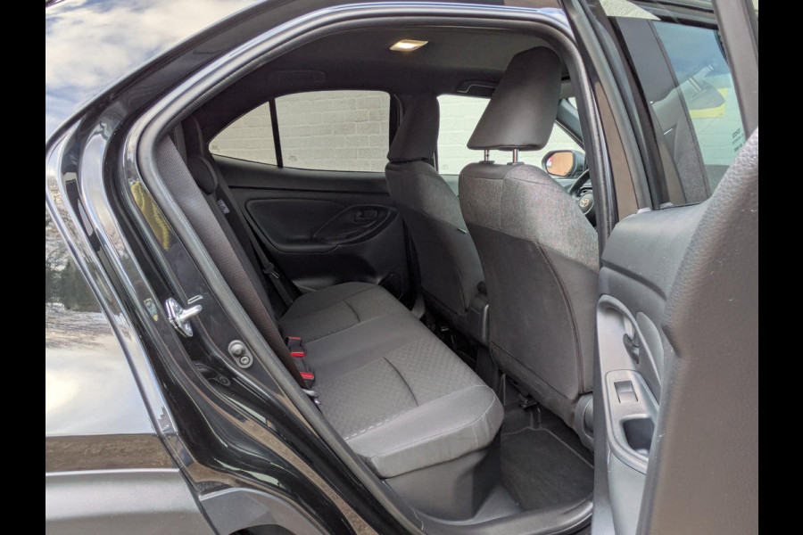 Toyota Yaris Cross 1.5 Hybrid 115 First Edition|Stoel/Stuurverwarming|Adaptive-Cruise|Keyless-Entry/Go|Lane-Assist