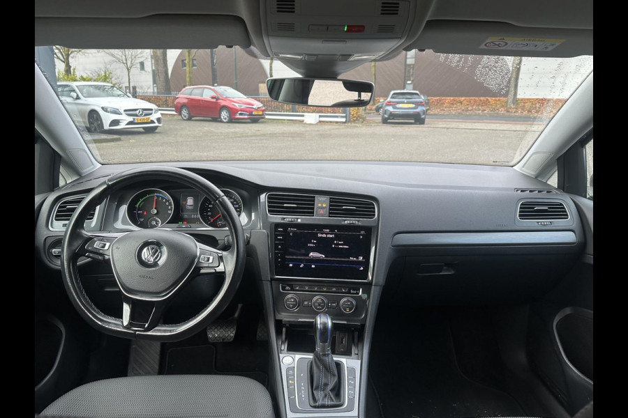 Volkswagen e-Golf E-DITION STOELVERWARMING | KEYLESS ENTRY | DEALER ONDERHOUDEN | RIJKLAARPRIJS