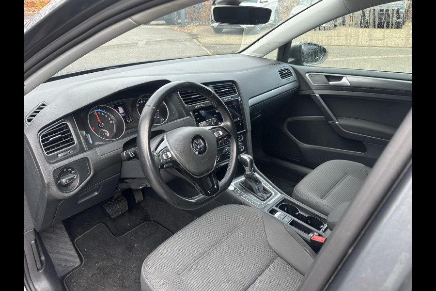 Volkswagen e-Golf E-DITION STOELVERWARMING | KEYLESS ENTRY | DEALER ONDERHOUDEN | RIJKLAARPRIJS