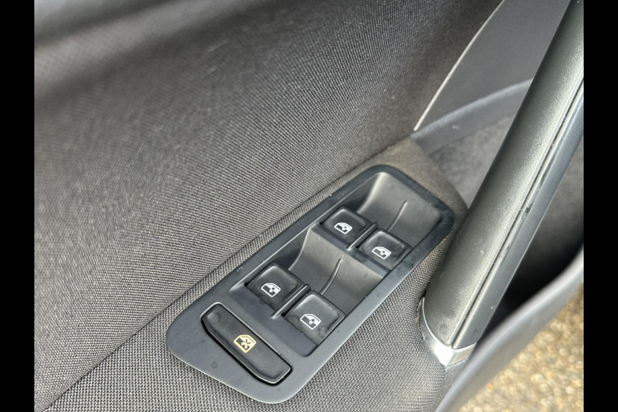 Volkswagen e-Golf E-DITION STOELVERWARMING | KEYLESS ENTRY | DEALER ONDERHOUDEN | RIJKLAARPRIJS