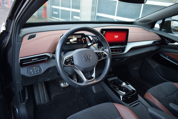 Volkswagen ID.4 Business 77 kWh | Trekhaak | Stuur- en Stoelverw. | Half Leer | 20” LM