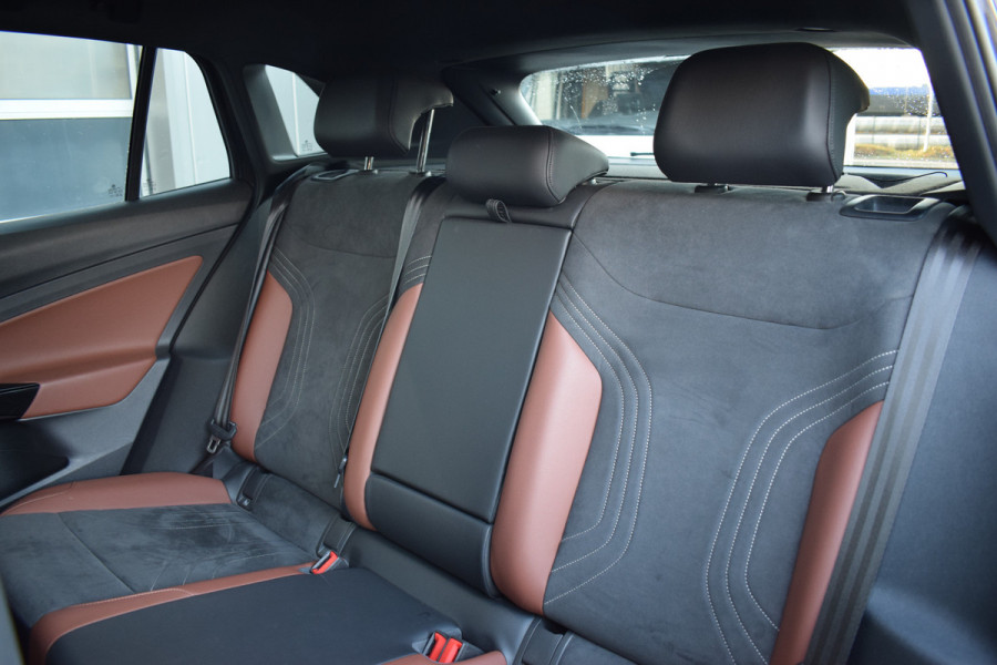Volkswagen ID.4 Business 77 kWh | Trekhaak | Stuur- en Stoelverw. | Half Leer | 20” LM