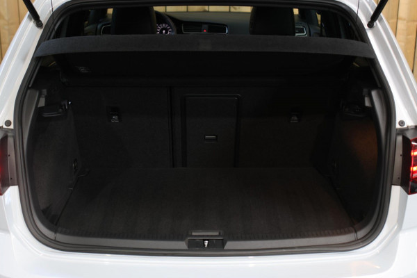 Volkswagen Golf 2.0 TSI 4Motion R *Akra*Pano*DCC*Dynaudio*Camera*leder*