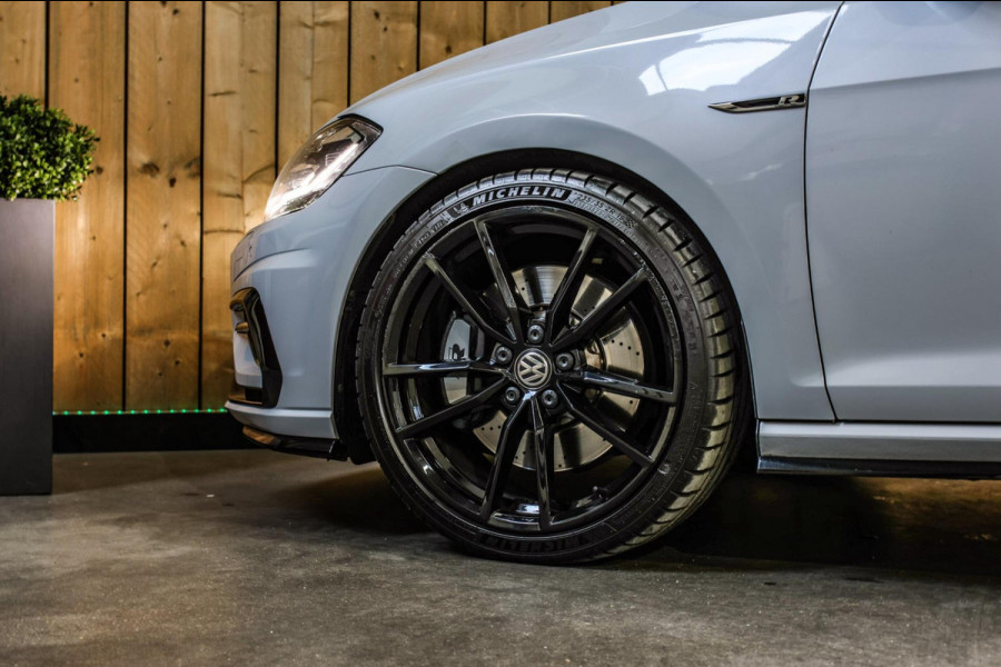 Volkswagen Golf 2.0 TSI 4Motion R *Akra*Pano*DCC*Dynaudio*Camera*leder*