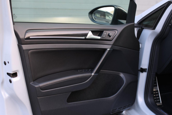 Volkswagen Golf 2.0 TSI 4Motion R *Akra*Pano*DCC*Dynaudio*Camera*leder*