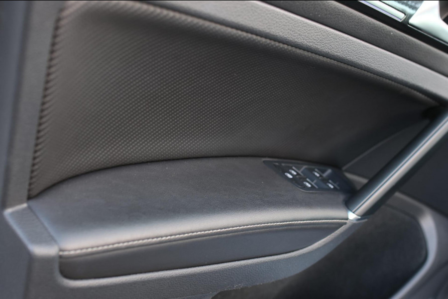 Volkswagen Golf 2.0 TSI 4Motion R *Akra*Pano*DCC*Dynaudio*Camera*leder*