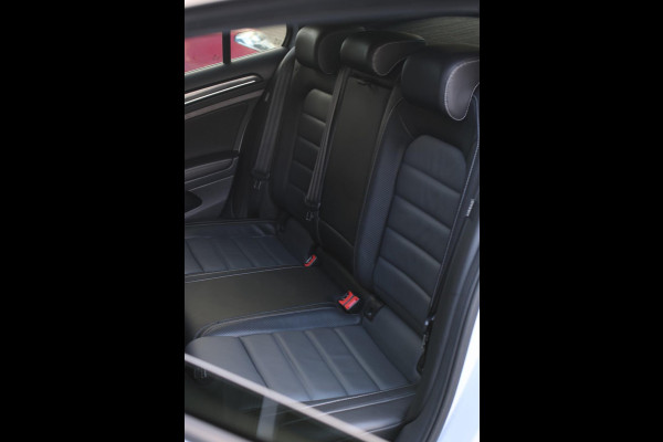 Volkswagen Golf 2.0 TSI 4Motion R *Akra*Pano*DCC*Dynaudio*Camera*leder*