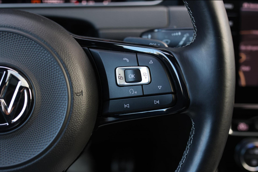 Volkswagen Golf 2.0 TSI 4Motion R *Akra*Pano*DCC*Dynaudio*Camera*leder*