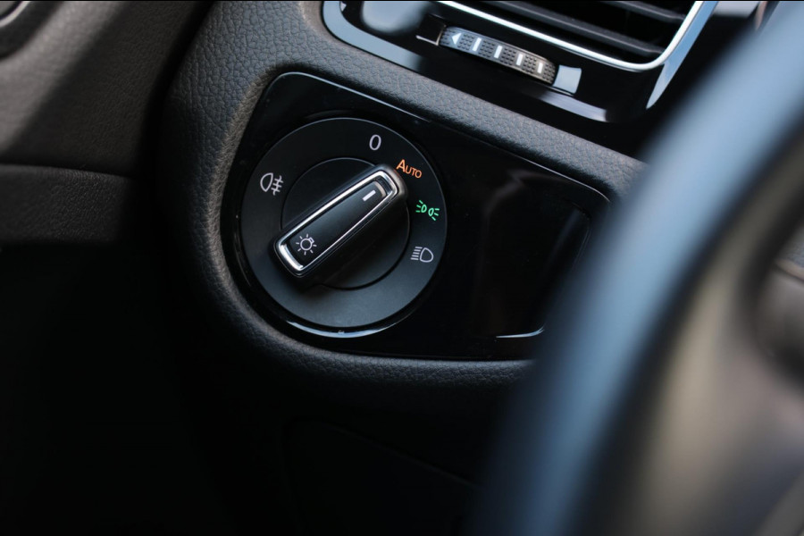 Volkswagen Golf 2.0 TSI 4Motion R *Akra*Pano*DCC*Dynaudio*Camera*leder*