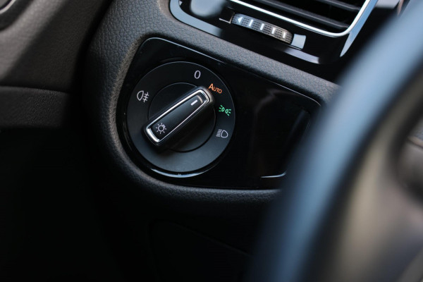 Volkswagen Golf 2.0 TSI 4Motion R *Akra*Pano*DCC*Dynaudio*Camera*leder*