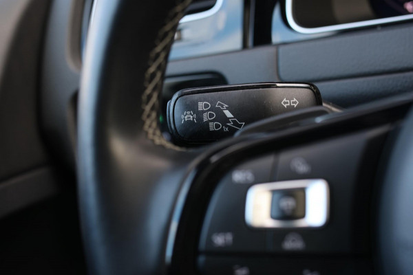 Volkswagen Golf 2.0 TSI 4Motion R *Akra*Pano*DCC*Dynaudio*Camera*leder*