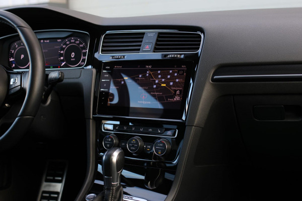 Volkswagen Golf 2.0 TSI 4Motion R *Akra*Pano*DCC*Dynaudio*Camera*leder*