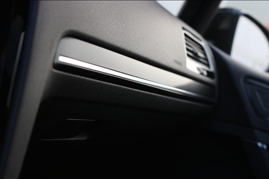 Volkswagen Golf 2.0 TSI 4Motion R *Akra*Pano*DCC*Dynaudio*Camera*leder*