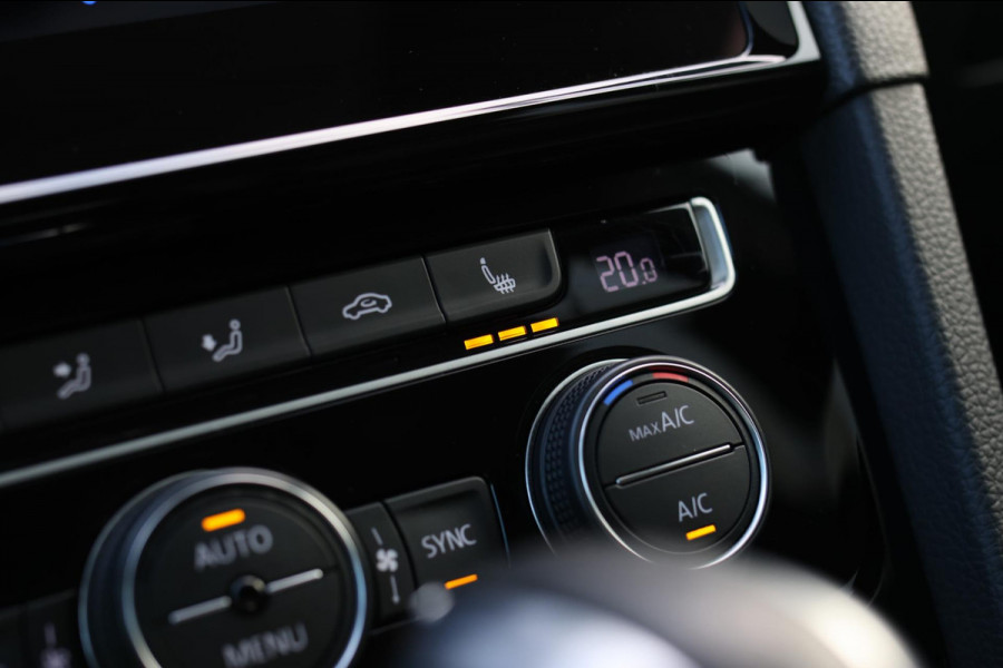 Volkswagen Golf 2.0 TSI 4Motion R *Akra*Pano*DCC*Dynaudio*Camera*leder*