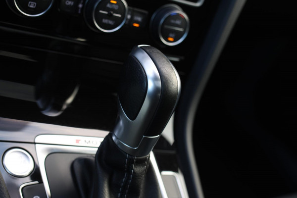 Volkswagen Golf 2.0 TSI 4Motion R *Akra*Pano*DCC*Dynaudio*Camera*leder*