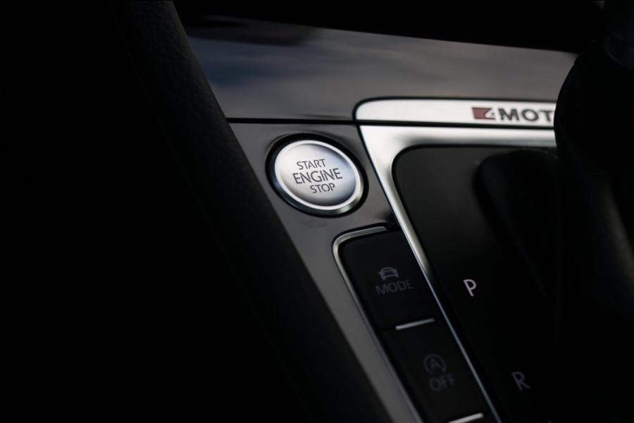 Volkswagen Golf 2.0 TSI 4Motion R *Akra*Pano*DCC*Dynaudio*Camera*leder*