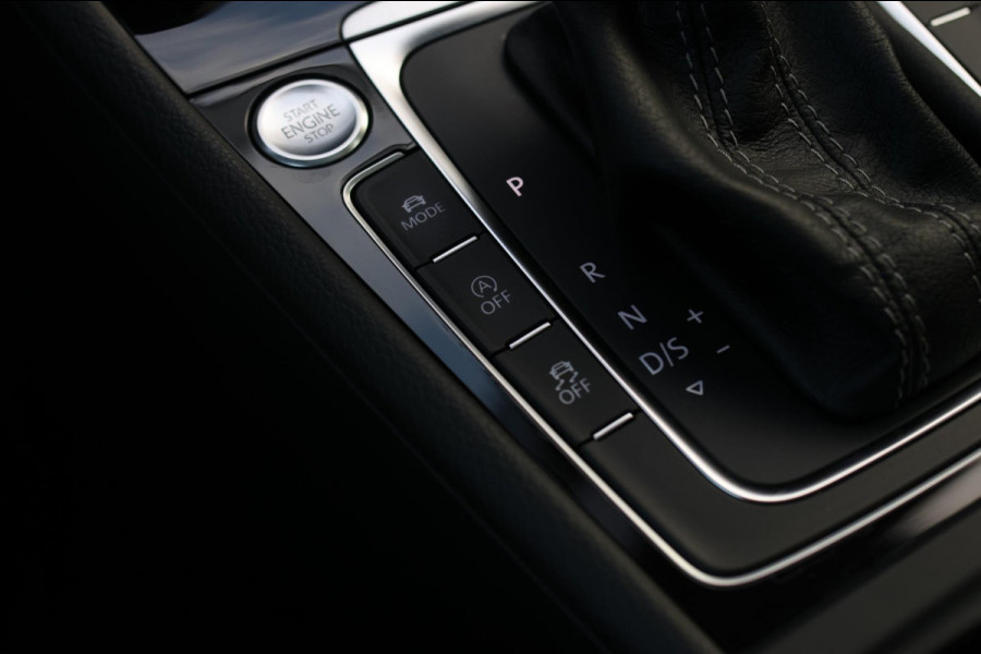 Volkswagen Golf 2.0 TSI 4Motion R *Akra*Pano*DCC*Dynaudio*Camera*leder*