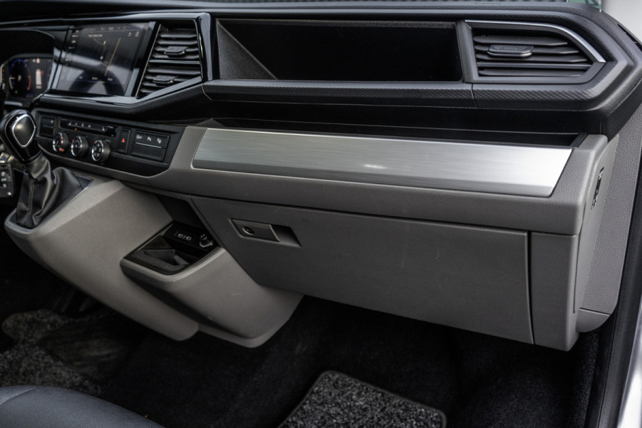 Volkswagen Transporter 6.1 2.0 TDI L2H1 | DC | Bulli | 200PK | Leder | Carplay | Virtual | Adapt Cruise