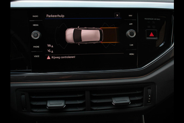 Volkswagen Polo 1.0 TSI 110pk Highline | Navigatie | Apple Carplay/Android Auto | Parkeersensoren | Adaptive cruise control | Stoelverwarming | Getinte ramen | Climatronic