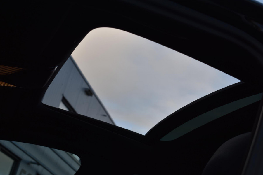 BMW 5 Serie 530e Business Edition Plus M-Pakket HUD Pano Kuipstoelen ACC H&K