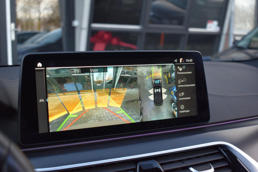 BMW 5 Serie 530e Business Edition Plus M-Pakket HUD Pano Kuipstoelen ACC H&K