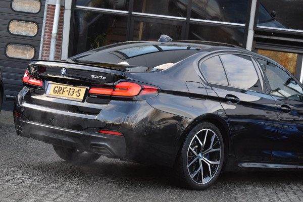 BMW 5 Serie 530e Business Edition Plus M-Pakket HUD Pano Kuipstoelen ACC H&K