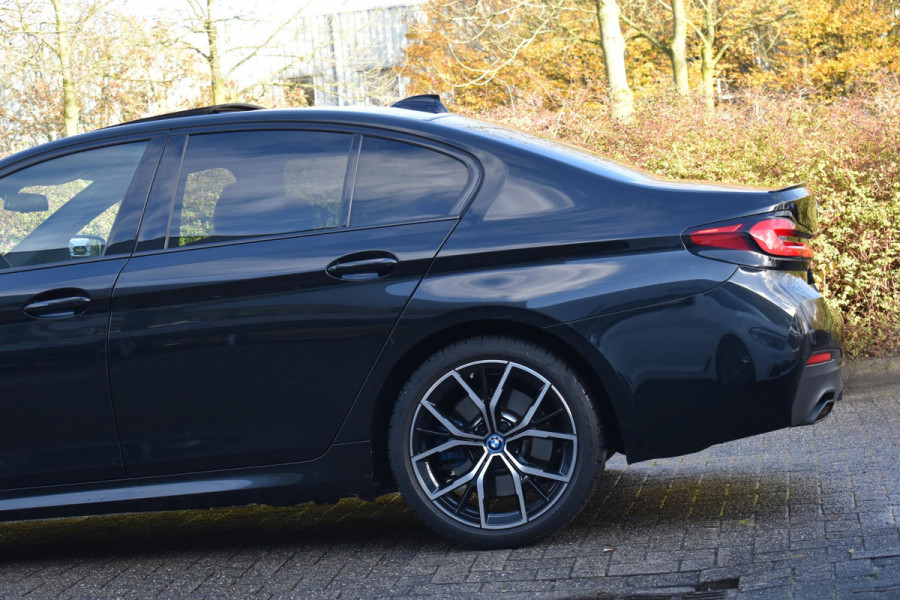 BMW 5 Serie 530e Business Edition Plus M-Pakket HUD Pano Kuipstoelen ACC H&K