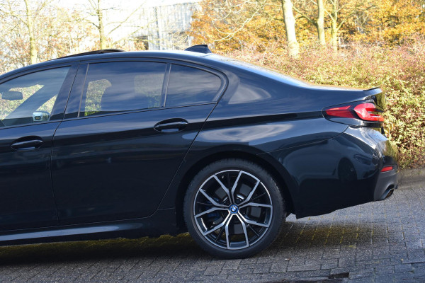 BMW 5 Serie 530e Business Edition Plus M-Pakket HUD Pano Kuipstoelen ACC H&K