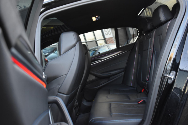 BMW 5 Serie 530e Business Edition Plus M-Pakket HUD Pano Kuipstoelen ACC H&K