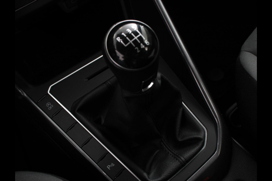 Volkswagen Polo 1.0 TSI 110pk Highline | Navigatie | Apple Carplay/Android Auto | Parkeersensoren | Adaptive cruise control | Stoelverwarming | Getinte ramen | Climatronic