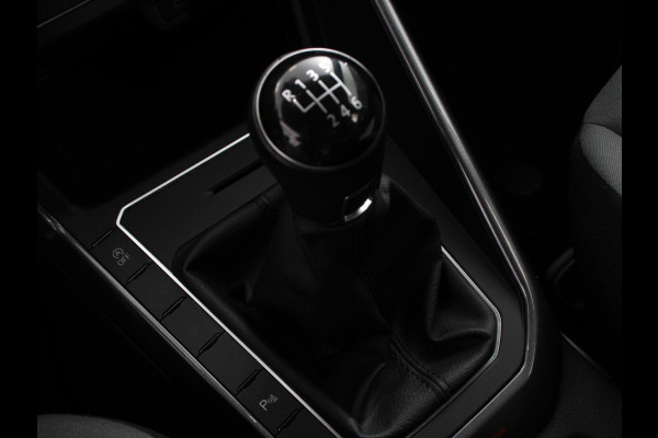 Volkswagen Polo 1.0 TSI 110pk Highline | Navigatie | Apple Carplay/Android Auto | Parkeersensoren | Adaptive cruise control | Stoelverwarming | Getinte ramen | Climatronic