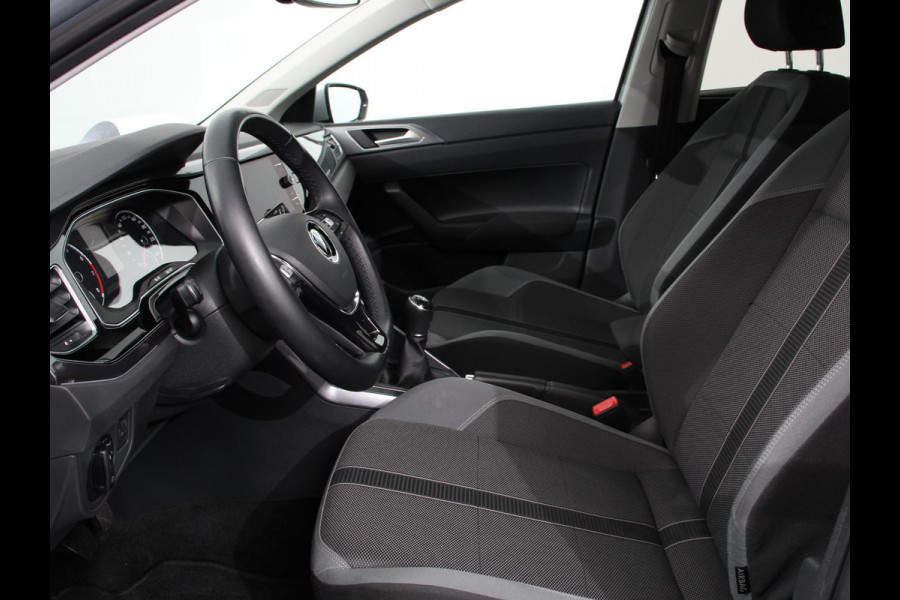 Volkswagen Polo 1.0 TSI 110pk Highline | Navigatie | Apple Carplay/Android Auto | Parkeersensoren | Adaptive cruise control | Stoelverwarming | Getinte ramen | Climatronic