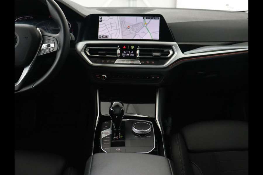 BMW 3-serie 320i Executive | Sport Line | Half leder | Sportstoelen | Carplay | Live Cockpit | Full LED | Navigatie | Parkeerhulp | 18'' | DAB | Climate control | Bluetooth | Cruise control