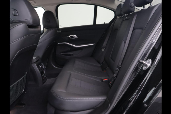 BMW 3-serie 320i Executive | Sport Line | Half leder | Sportstoelen | Carplay | Live Cockpit | Full LED | Navigatie | Parkeerhulp | 18'' | DAB | Climate control | Bluetooth | Cruise control