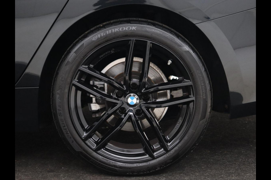 BMW 3-serie 320i Executive | Sport Line | Half leder | Sportstoelen | Carplay | Live Cockpit | Full LED | Navigatie | Parkeerhulp | 18'' | DAB | Climate control | Bluetooth | Cruise control