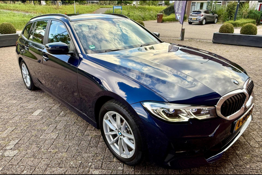BMW 3 Serie Touring 320e Individual, Laser, Bus. Ed. Plus (NL-auto NAP)