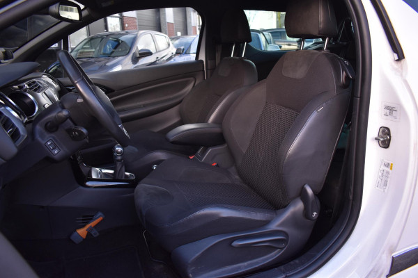 DS DS 3 1.2 PureTech So Chic Camera Airco Trekhaak