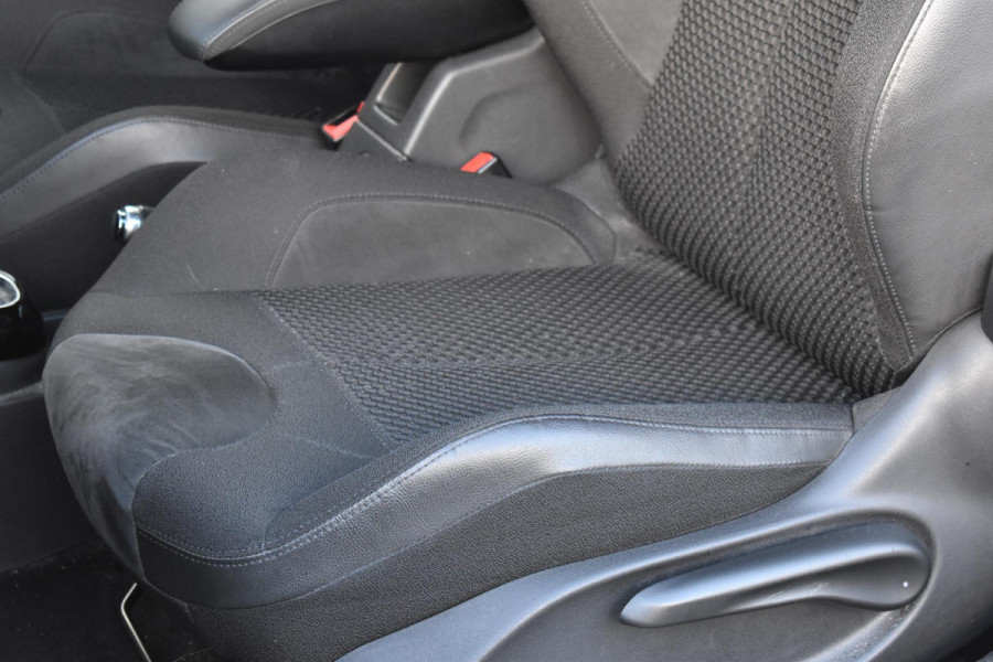 DS DS 3 1.2 PureTech So Chic Camera Airco Trekhaak