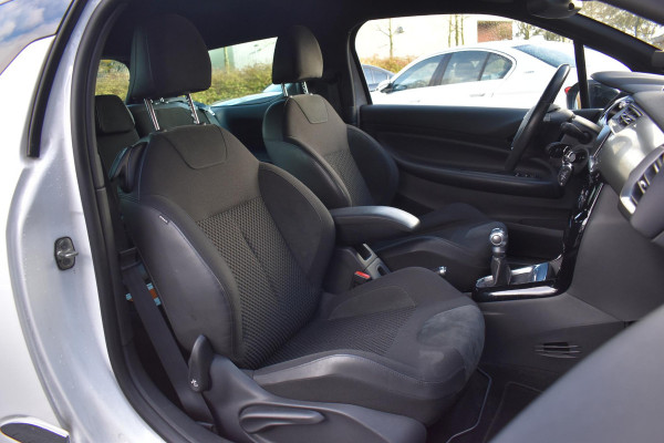 DS DS 3 1.2 PureTech So Chic Camera Airco Trekhaak