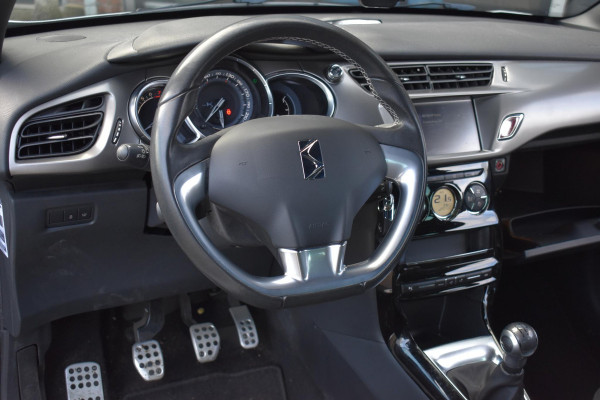 DS DS 3 1.2 PureTech So Chic Camera Airco Trekhaak