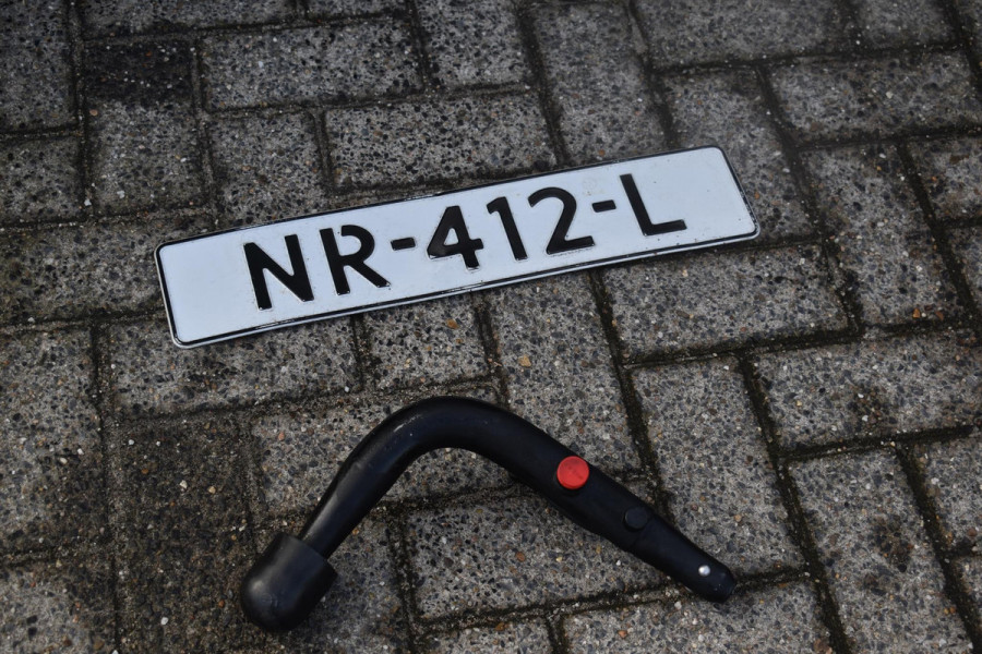 DS DS 3 1.2 PureTech So Chic Camera Airco Trekhaak