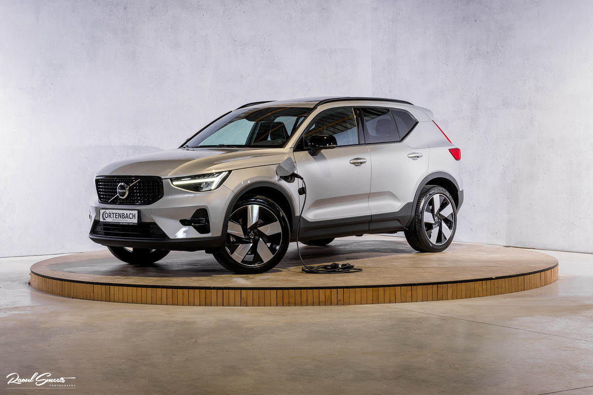 Volvo XC40 1.5 T5 Plug-in hybrid Ultimate Dark | Adaptieve cruise | Panorama dak | Blis | Harman Kardon | Memory |