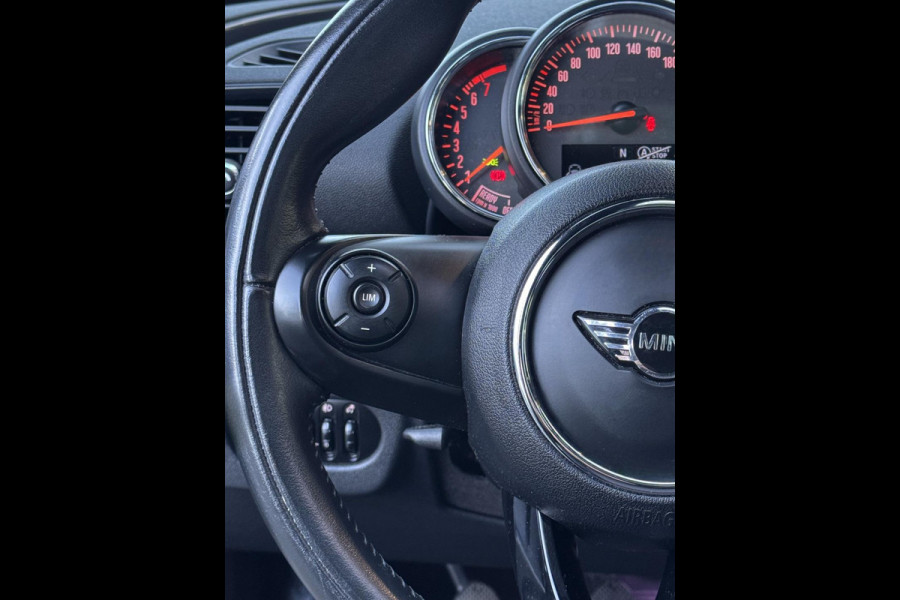 MINI Clubman 1.5 One Pepper II - Panorama dak I Airco I Sport velgen I PDC I Dealer onderhouden