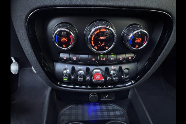 MINI Clubman 1.5 One Pepper II - Panorama dak I Airco I Sport velgen I PDC I Dealer onderhouden