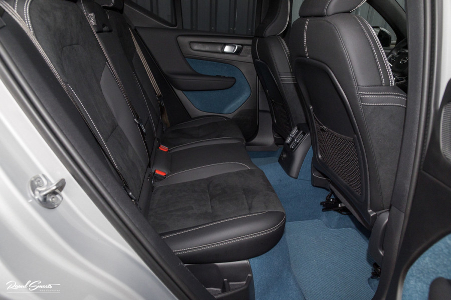 Volvo XC40 1.5 T4 Plug-in hybrid Ultimate Dark | Panorama dak | Cruise control | Harman Kardon | Memory |