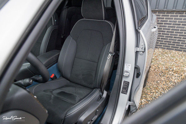 Volvo XC40 1.5 T4 Plug-in hybrid Ultimate Dark | Panorama dak | Cruise control | Harman Kardon | Memory |