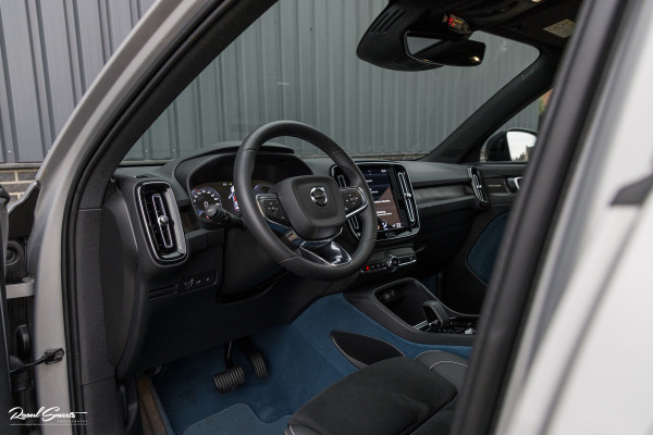 Volvo XC40 1.5 T4 Plug-in hybrid Ultimate Dark | Panorama dak | Cruise control | Harman Kardon | Memory |