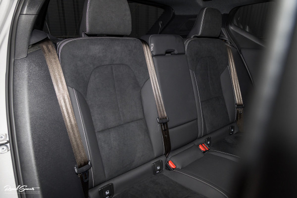 Volvo XC40 1.5 T4 Plug-in hybrid Ultimate Dark | Panorama dak | Cruise control | Harman Kardon | Memory |